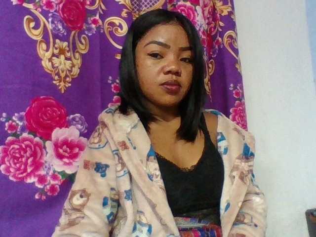 Elyah1a live cam on BongaCams