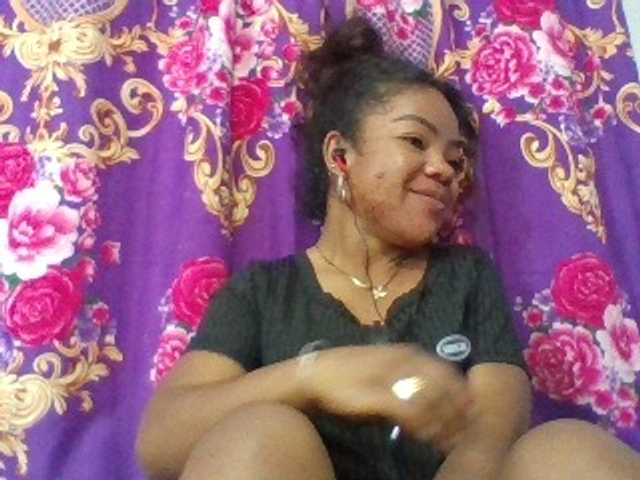 Elyah1a live cam on BongaCams
