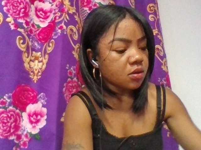 Elyah1a live cam on BongaCams