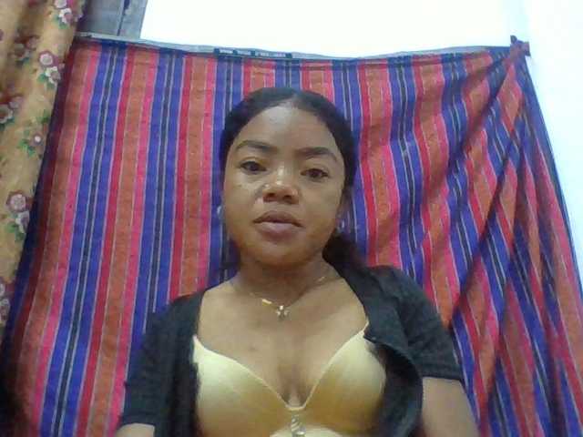 Elyah1a live cam on BongaCams