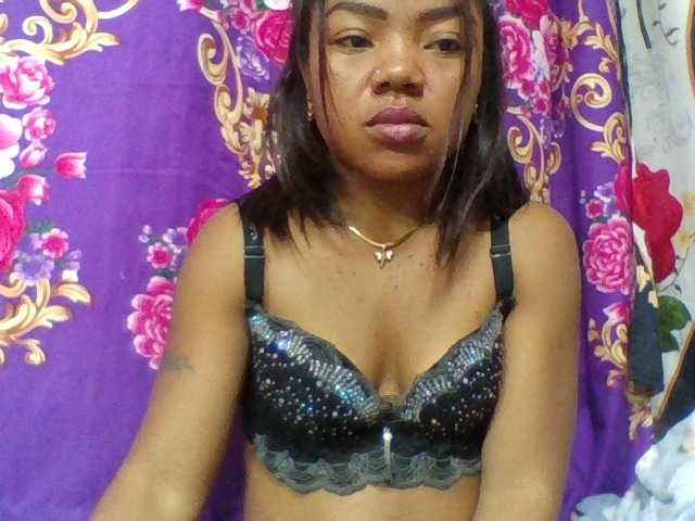 Elyah1a live cam on BongaCams