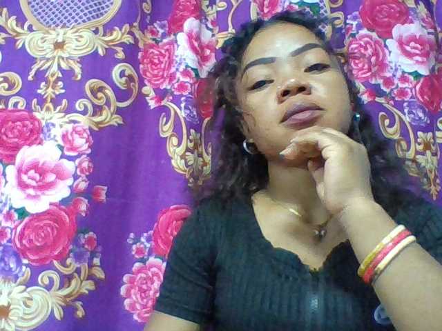 Elyah1a live cam on BongaCams