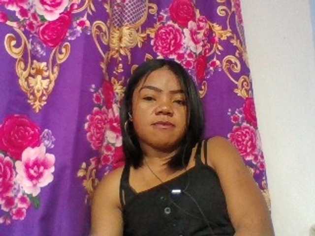 Elyah1a live cam on BongaCams