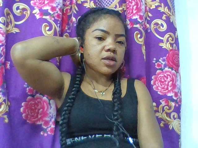 Elyah1a live cam on BongaCams