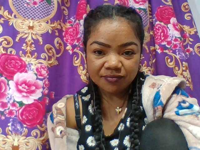 Elyah1a live cam on BongaCams