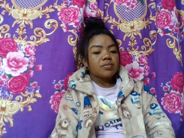 Elyah1a live cam on BongaCams