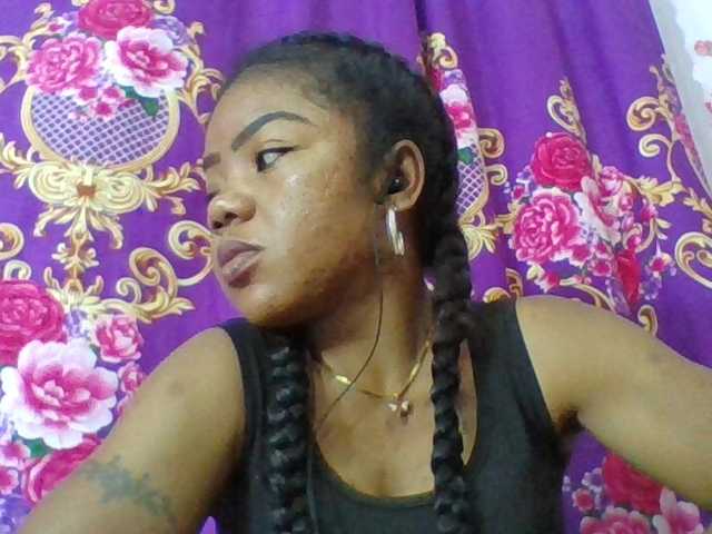 Elyah1a live cam on BongaCams