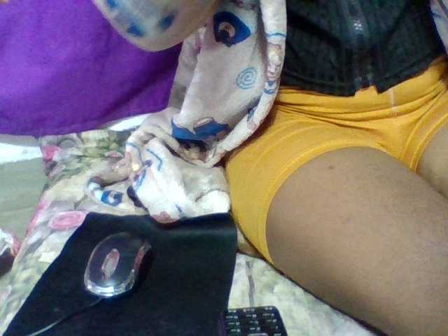 Elyah1a live cam on BongaCams