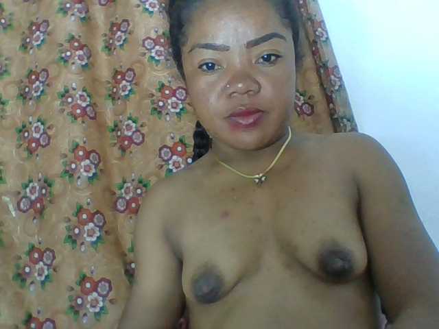 Elyah1a live cam on BongaCams