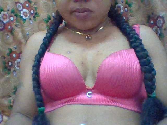 Elyah1a live cam on BongaCams