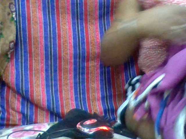 Elyah1a live cam on BongaCams