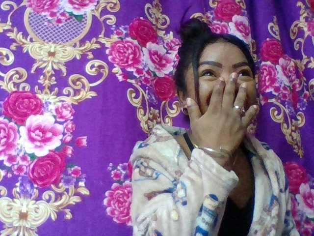 Elyah1a live cam on BongaCams