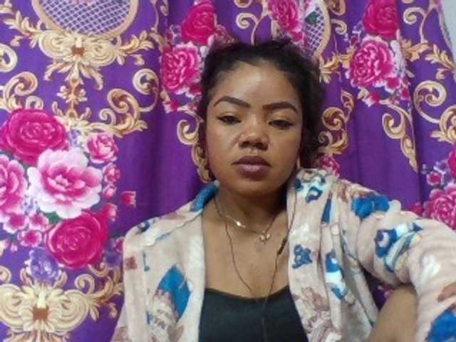 Elyah1a live cam on BongaCams