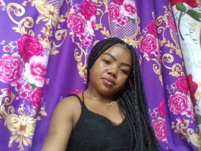 Elyah1a live cam on BongaCams