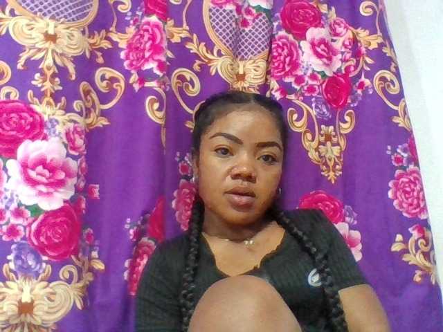 Elyah1a live cam on BongaCams