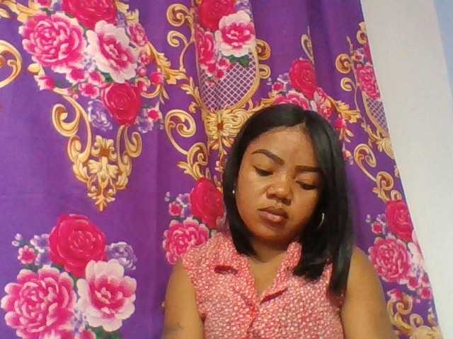 Elyah1a live cam on BongaCams