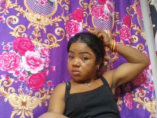 Elyah1a live cam on BongaCams