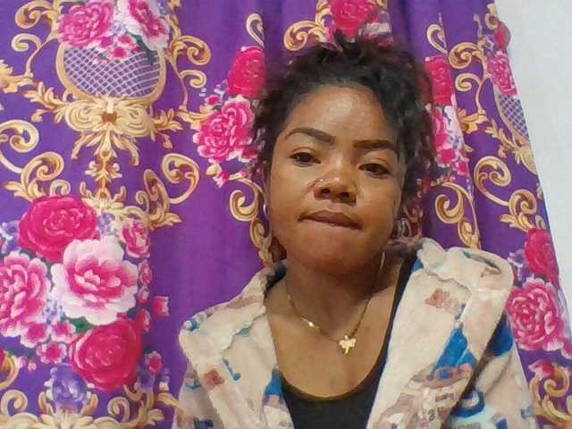 Elyah1a live cam on BongaCams