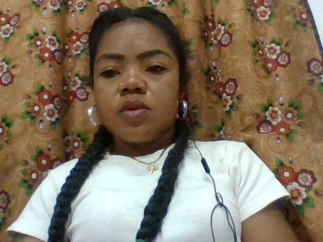 Elyah1a live cam on BongaCams