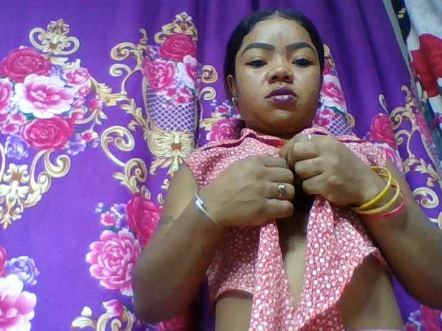 Elyah1a live cam on BongaCams