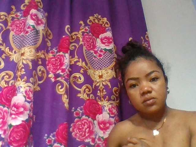 Elyah1a live cam on BongaCams