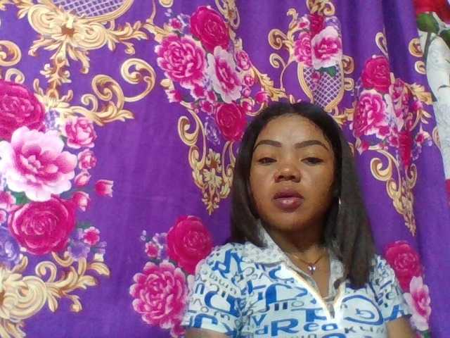 Elyah1a live cam on BongaCams