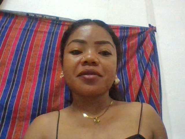 Elyah1a live cam on BongaCams