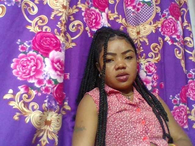 Elyah1a live cam on BongaCams