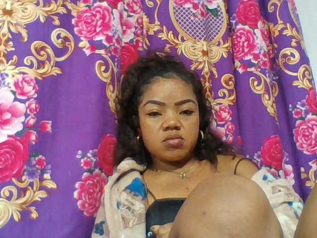Elyah1a live cam on BongaCams