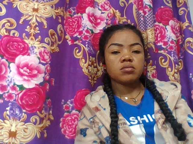 Elyah1a live cam on BongaCams