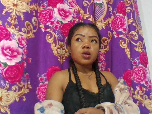 Elyah1a live cam on BongaCams