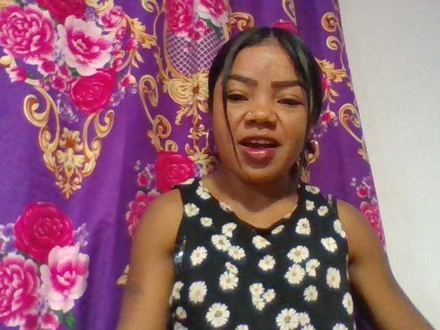 Elyah1a live cam on BongaCams