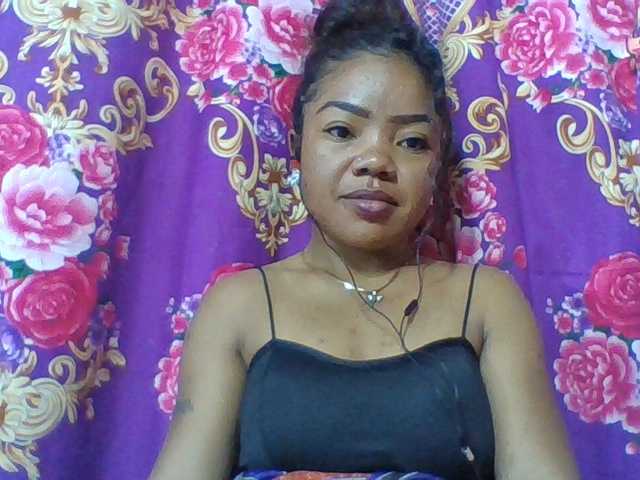 Elyah1a live cam on BongaCams