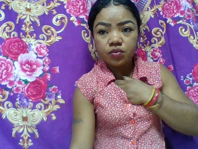 Elyah1a live cam on BongaCams