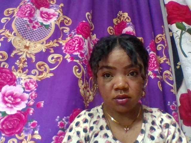 Elyah1a live cam on BongaCams