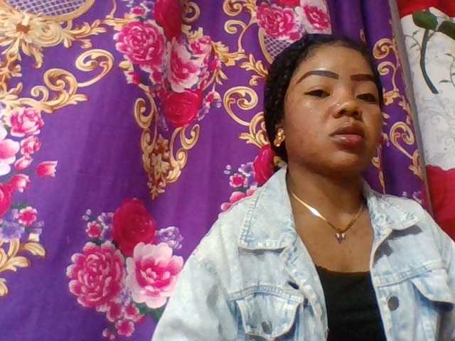Elyah1a live cam on BongaCams