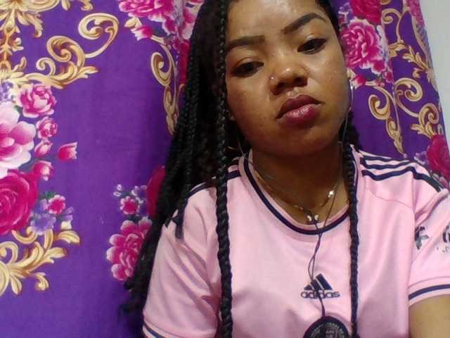 Elyah1a live cam on BongaCams