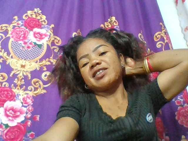 Elyah1a live cam on BongaCams