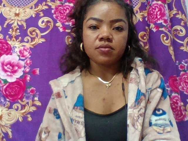 Elyah1a live cam on BongaCams