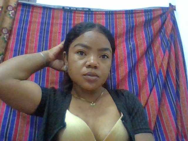 Elyah1a live cam on BongaCams
