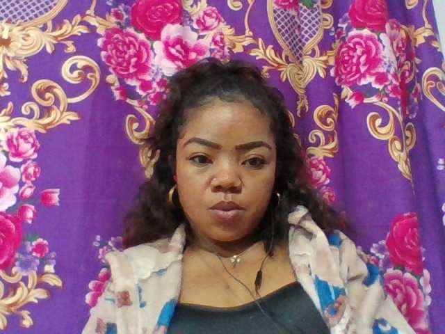 Elyah1a live cam on BongaCams