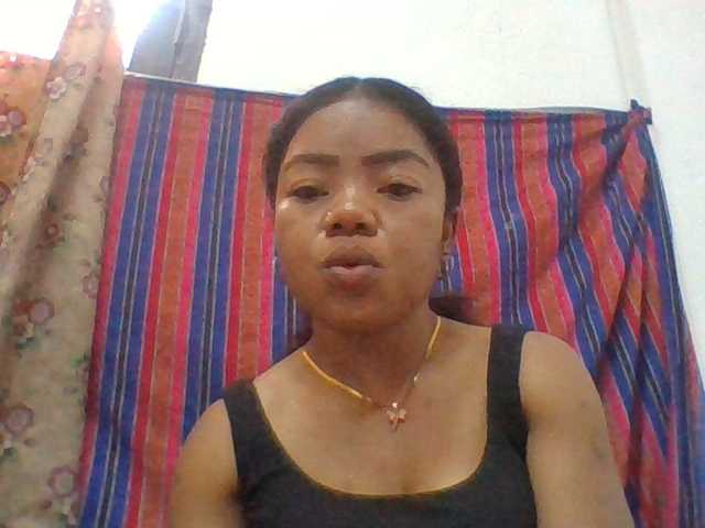 Elyah1a live cam on BongaCams
