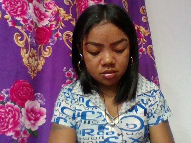 Elyah1a live cam on BongaCams