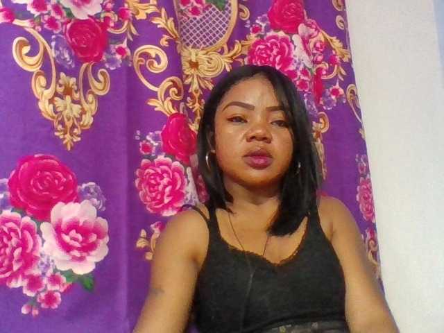 Elyah1a live cam on BongaCams