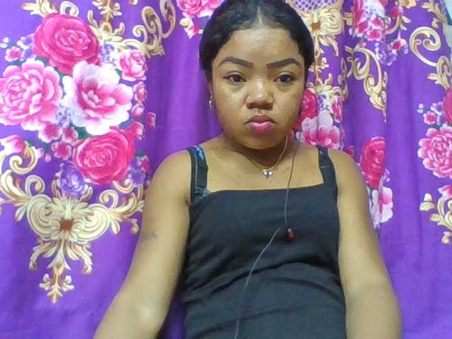 Elyah1a live cam on BongaCams