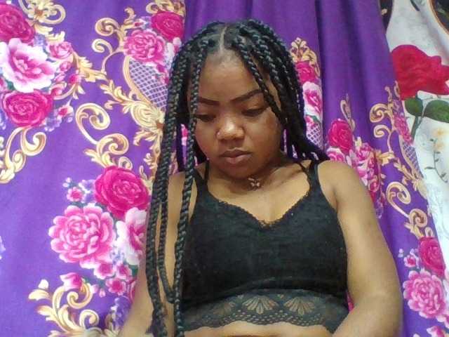 Elyah1a live cam on BongaCams