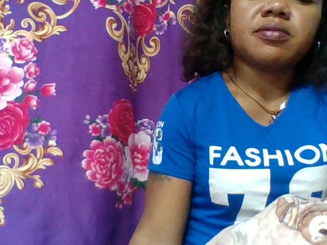 Elyah1a live cam on BongaCams