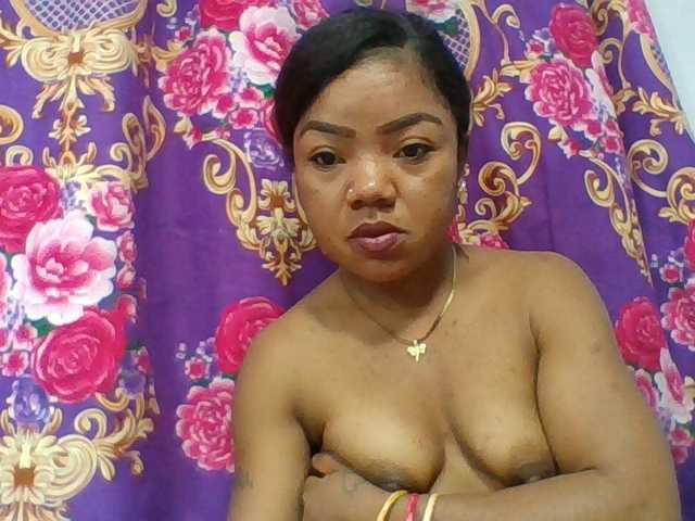 Elyah1a live cam on BongaCams