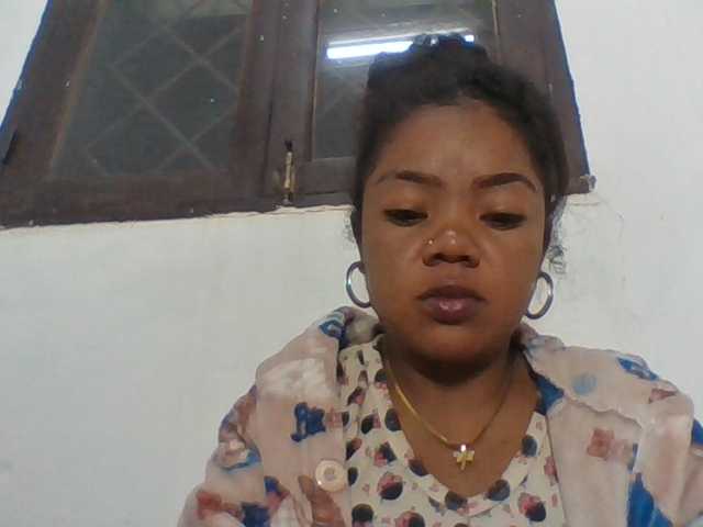 Elyah1a live cam on BongaCams