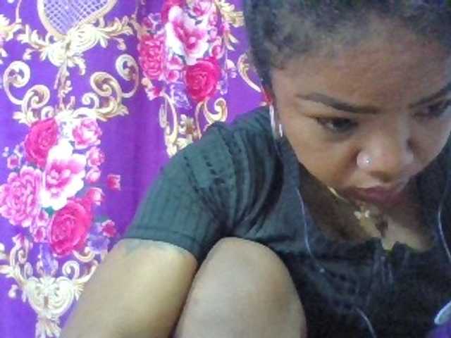 Elyah1a live cam on BongaCams